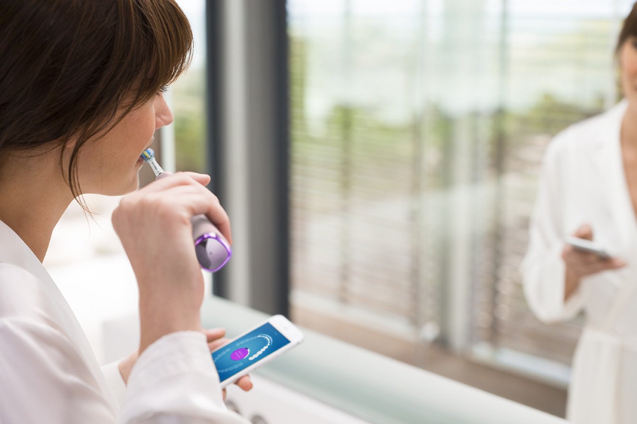 Philips Sonicare - DiamondClean Smart 9300 Rechargeable Toothbrush