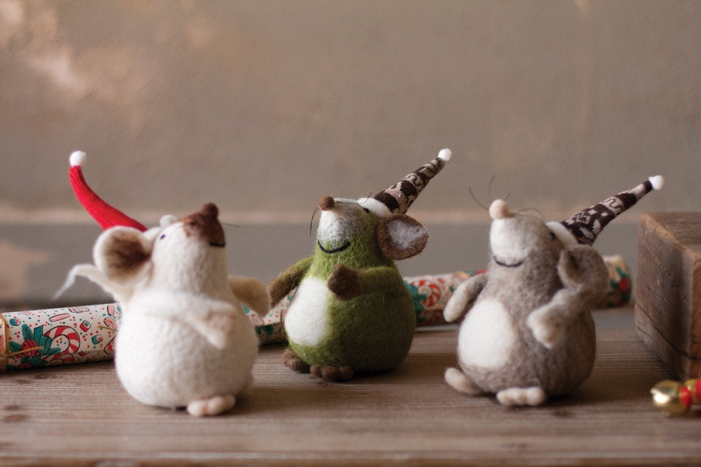 Kalalou Felt Mice With Christmas Hats - Set Of 6