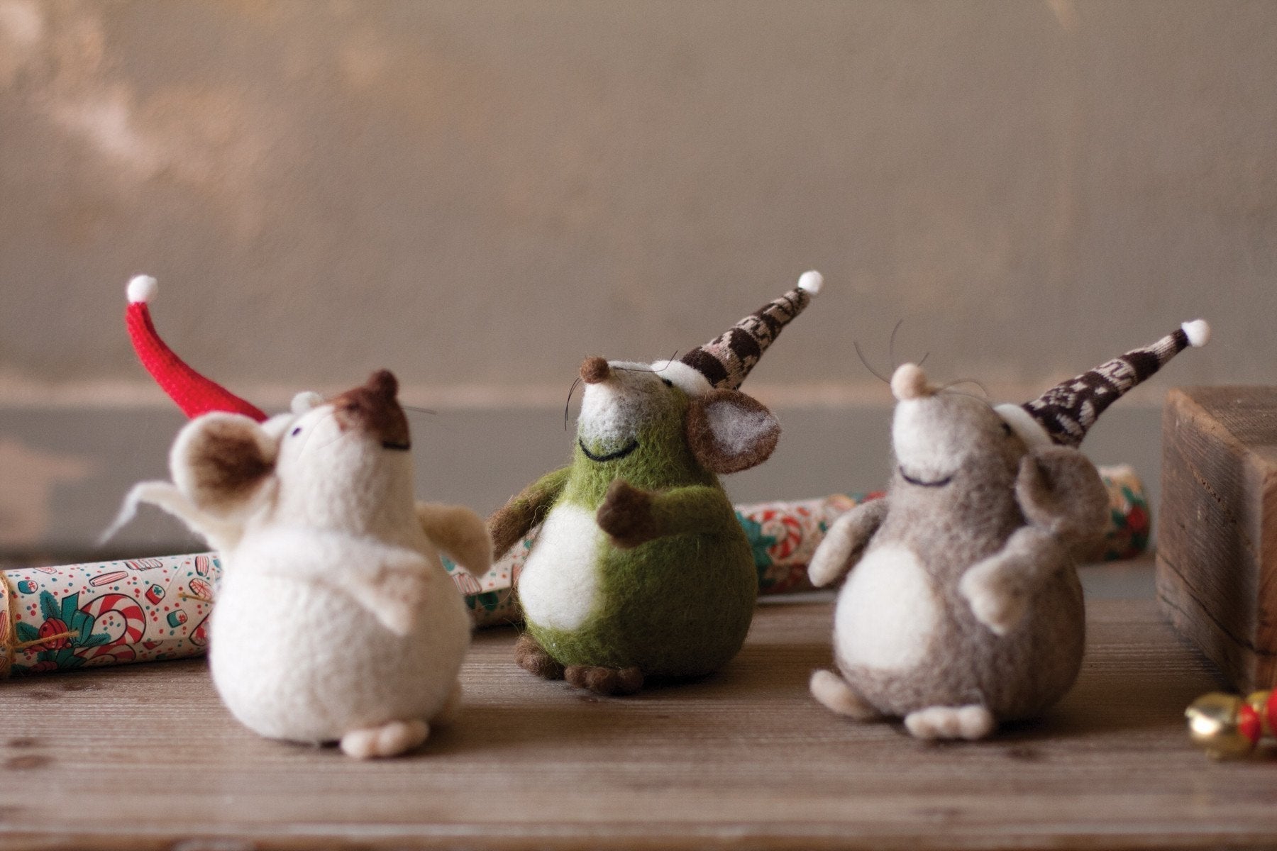 Kalalou Felt Mice With Christmas Hats - Set Of 6