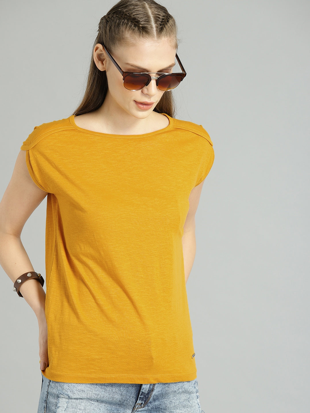 Roadster Women Mustard Yellow Solid Round Neck T-shirt 